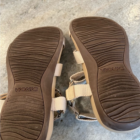 Vionic comfort walking sandals - Picture 3 of 4